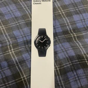 Samsung Galaxy Classic4 Watch 46mm face 42mm strap